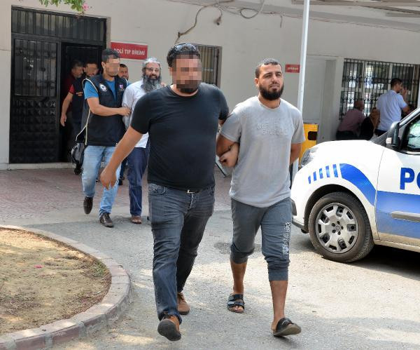 Her terörist için cebini doldurdu! Sırıta sırıta gitti - Resim: 2