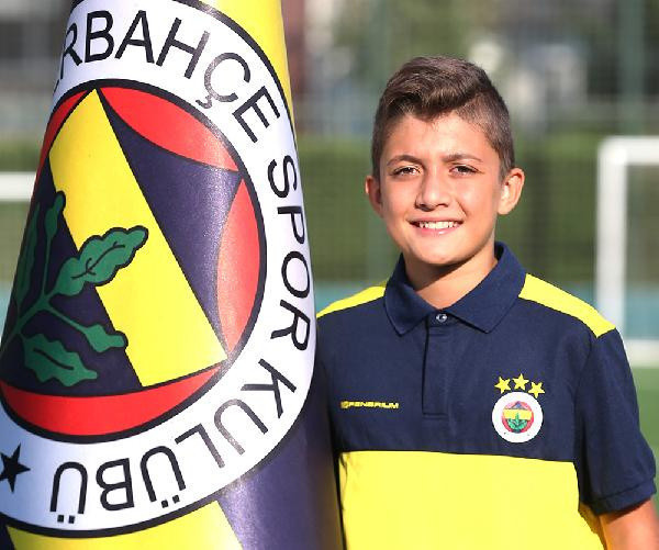 Akhisarspor'un gençlerini Fenerbahçe kaptı - Resim: 2