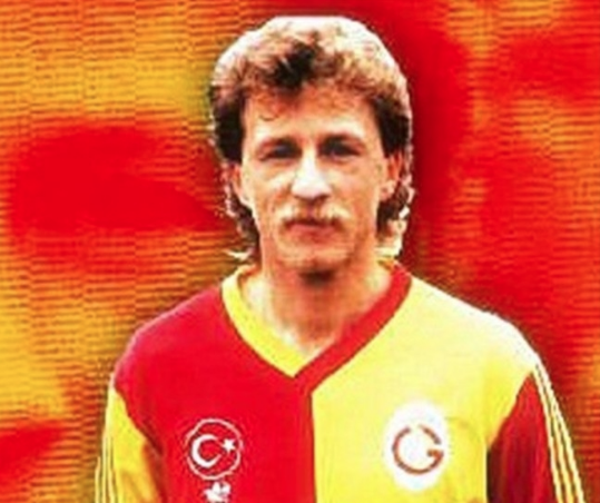 Eski futbolcu İsmail Demiriz'e FETÖ'den 6 yıl 3 ay hapis cezası - Resim: 0