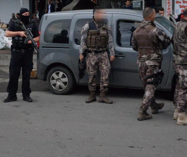 Diyarbakır'da sıcak dakikalar! Kaçarken polis ayağından vurdu - Resim: 4