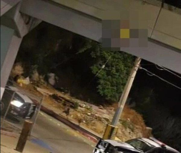 Dehşete düşüren görüntü! İşkenceyle öldürüp çıplak halde köprüye astılar - Resim: 1