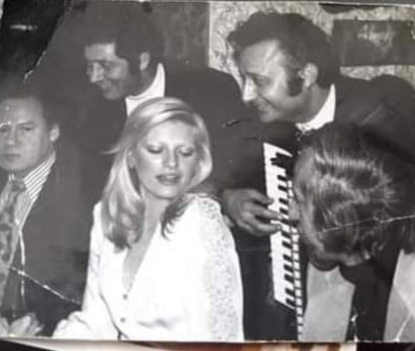 Türkiye’nin en yaşlı üniversite öğrencisi torunlarıyla birlikte mezun oldu: Annem bana şu fakülteyi... - Resim: 0