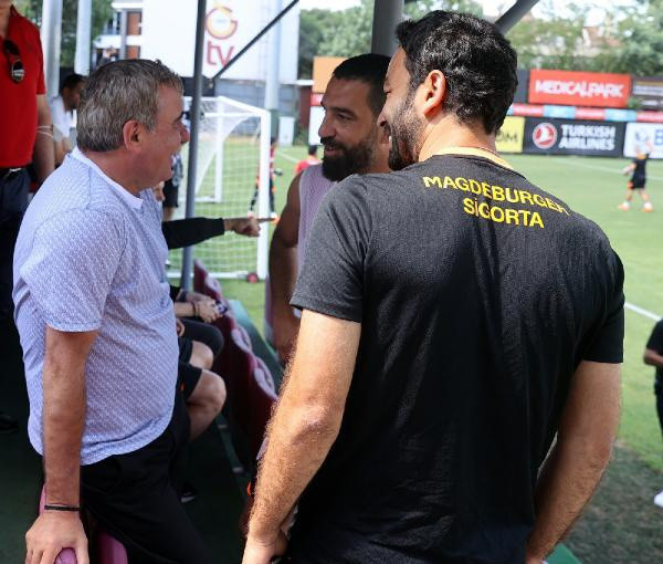 Gheorghe Hagi ile Gheorghe Popescu Galatasaray antrenmanını ziyaret etti - Resim: 1