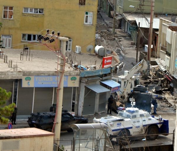 Silvan'da son durum 1 taksici yaşamını yitirdi - Resim: 2