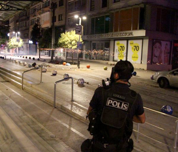 Opera binasını revire çevirdiler - Resim: 3