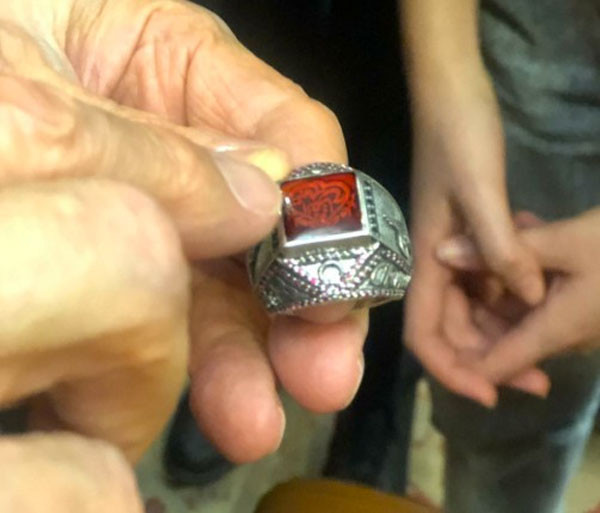 Devlet Bahçeli 2019'a yeni yüzüğüyle girdi öyle bir özelliği var ki... - Resim: 4