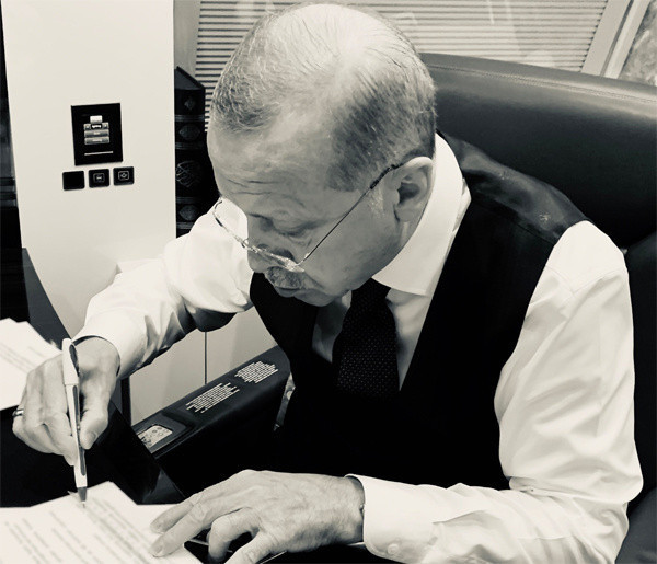 Cumhurbaşkanı Erdoğan mülteci toplantısında masayı terketti deniyor - Resim: 0