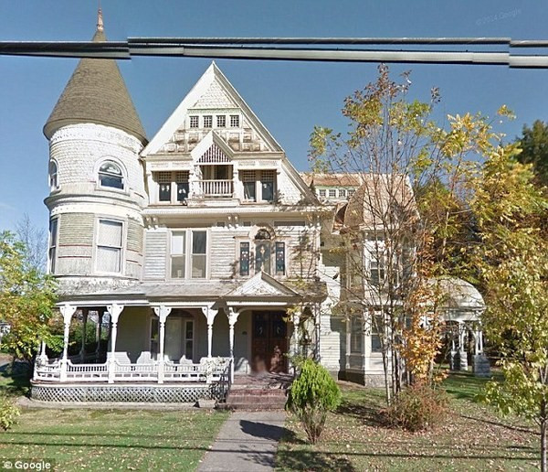 Bu evi kimse almak istemiyor yakından bakınca şoke olacaksınız - Resim: 2