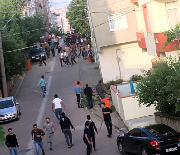 Taciz iddiası mahalleyi karıştırdı: 2 kişi bıçaklandı! - Resim: 1