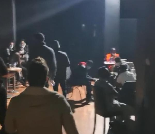 Beyoğlu'nda Afrika uyruklulardan korona partisi - Resim: 2