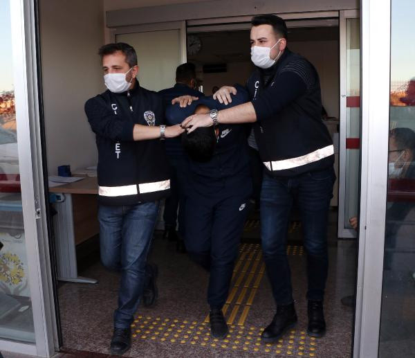 Adana'da börekli, silahlı intihar savunması pes dedirtti: Gece yarısı... - Resim: 1