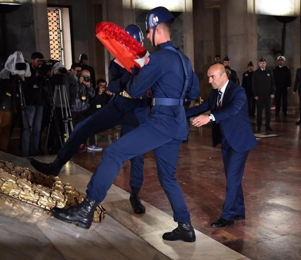 İzmir Büyükşehir  Belediye Başkan Soyer Anıtkabir'i ziyaret etti Deftere ne yazdı - Resim: 2