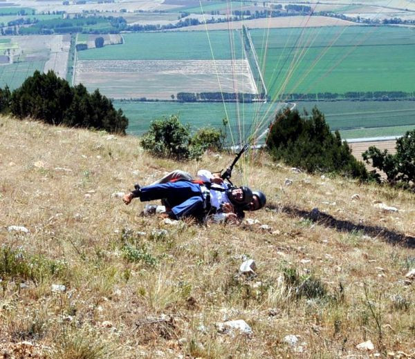 Vali yerlerde sürüklendi - Resim: 3