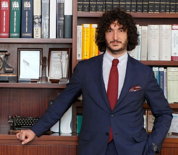 Vergi rekortmenleri listesine 10. sıradan girdi? Kim bu avukat Gönenç Gürkaynak? - Resim: 1