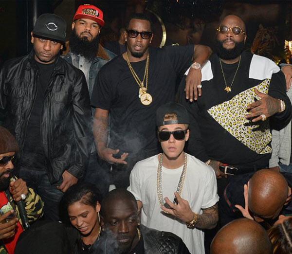 Justin Bieber yine yakalandı! - Resim: 1