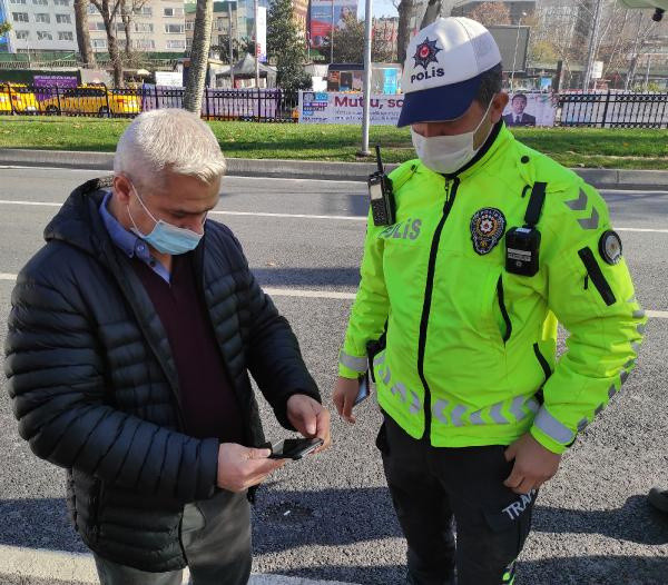 Uzun süre uğraştı! Kısıtlamada sokağa çıkan turistin kendini kanıtlama çabası - Resim: 0