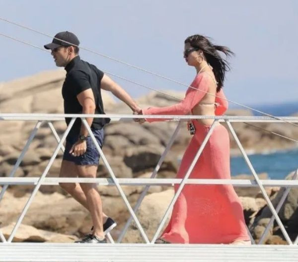 Adriana Lima'nın sevgilisi Emir Uyar'ın bıraktığı bahşiş olay oldu! Bakın ne kadar bahşiş bıraktı - Resim: 1