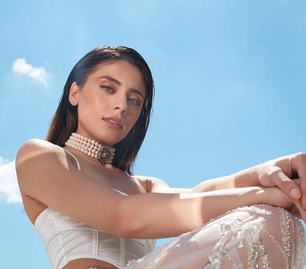 Bu nasıl güzellik! Emanet dizisi oyuncusu Sıla Türkoğlu o haliyle hayran bıraktı - Resim: 1