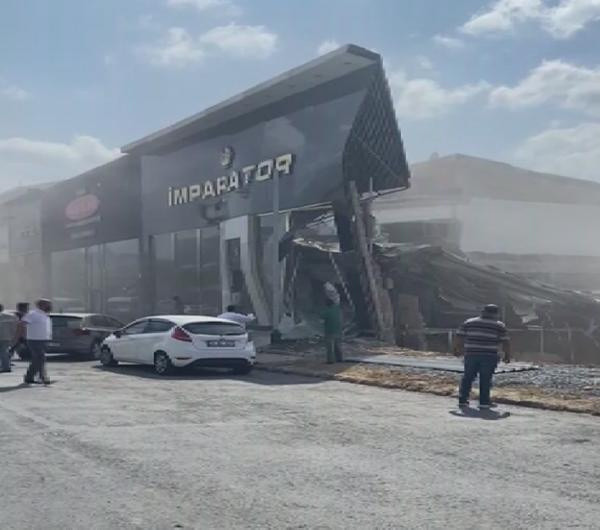 Son dakika! İstanbul'da korku dolu anlar! İkitelli Masko mobilyacılar sitesinde bina çöktü - Resim: 0