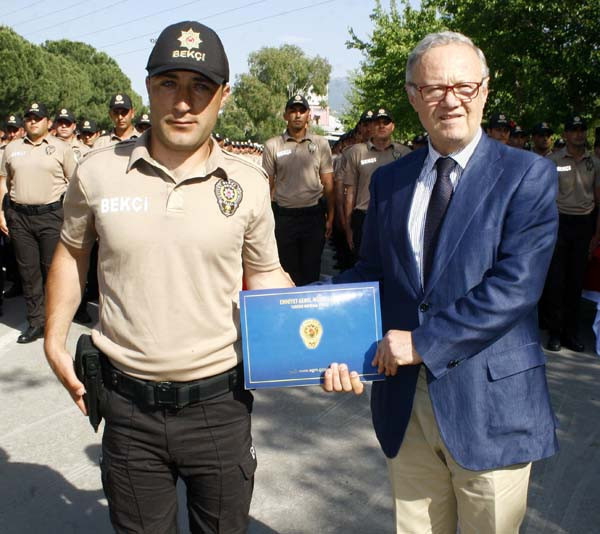 Başarılı bekçiler polis olacak - Resim: 2