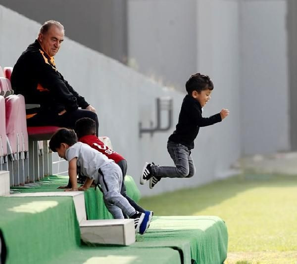 Fatih Terim Jean-Michael Seri'nin çocuklarıyla top oynadı - Resim: 4
