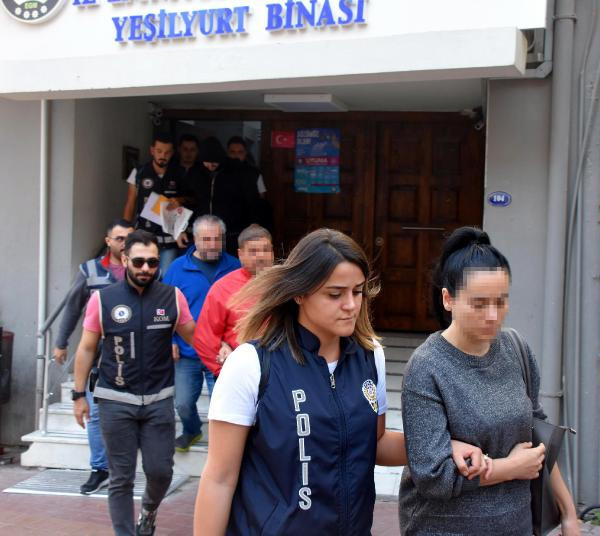 Gözlük mağaza zincirinin sahibi ve yönetim kurulu üyeleri gözaltında - Resim: 2