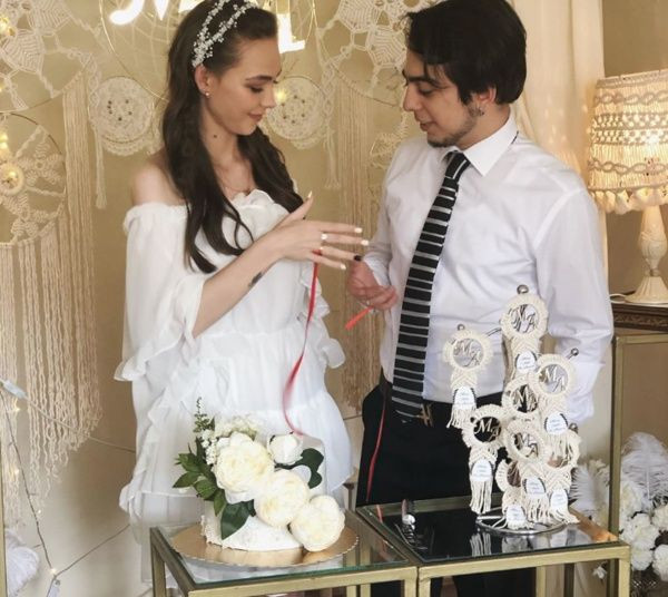 Genç yaşta nişanlanan Miray Akay ve Atilla Doğukan Türkyılmaz'a tepki yağmıştı! Kötü haber geldi - Resim: 2