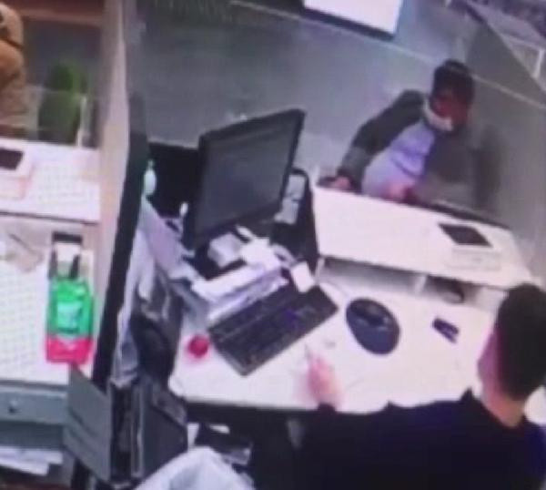 Abdurrahim Albayrak'ı dolandıran 2 kişi yakalandı - Resim: 1