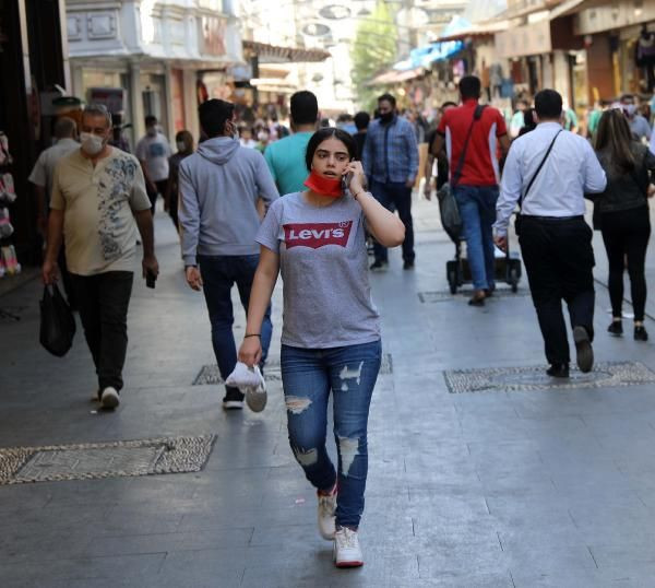Ne maske ne mesafe! Vaka sayısının arttığı Gaziantep'ten pes dedirten görüntüler - Resim: 1