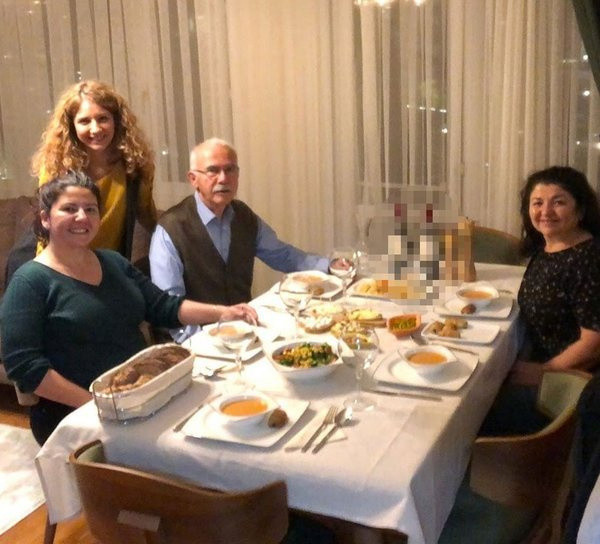 Savunmasına akıl sır ermedi! Karısına bıçaklayan şahıs: Portakal soyacaktım üzerine düştüm - Resim: 0