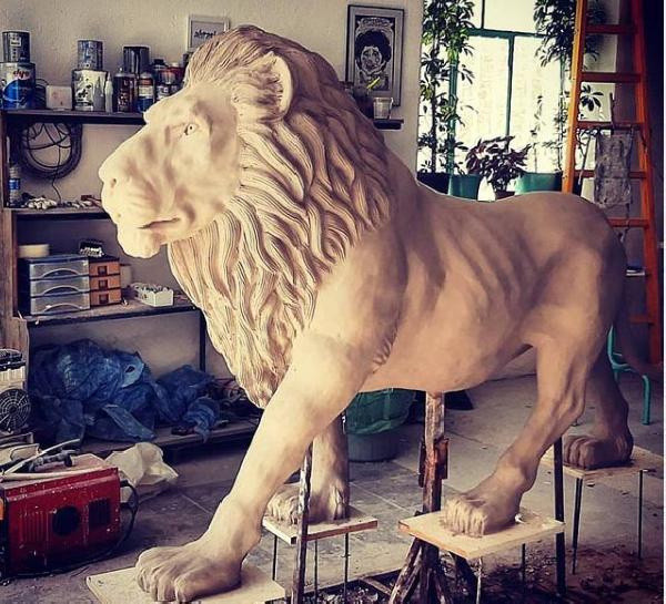 Gerçek gibi olmasını istedi! Fatih Terim paraya kıyıp heykel yaptırdı - Resim: 1