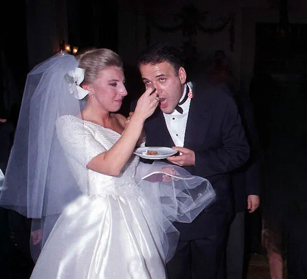 Ahmet Çakar ile gözaltına alınan eşi Arzu Çakar kimdir? İşte eşiyle ilgili iddia - Resim: 0