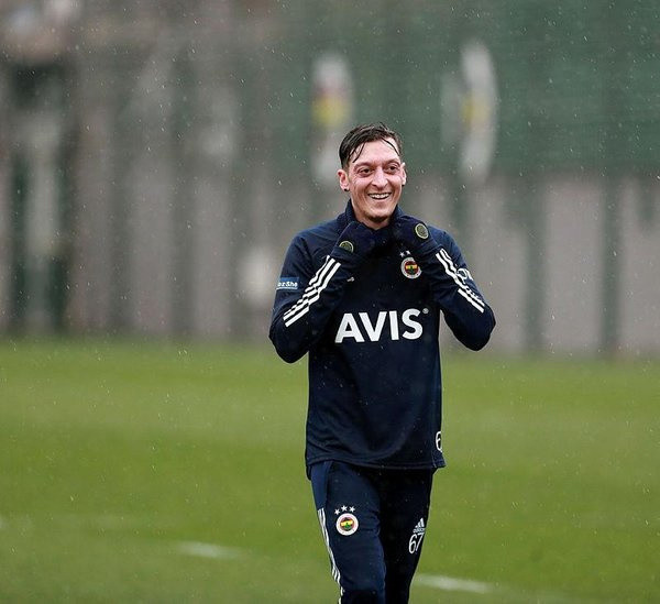 Dünyanın gözü Mesut Özil'de! İstanbul'a akın ettiler - Resim: 1