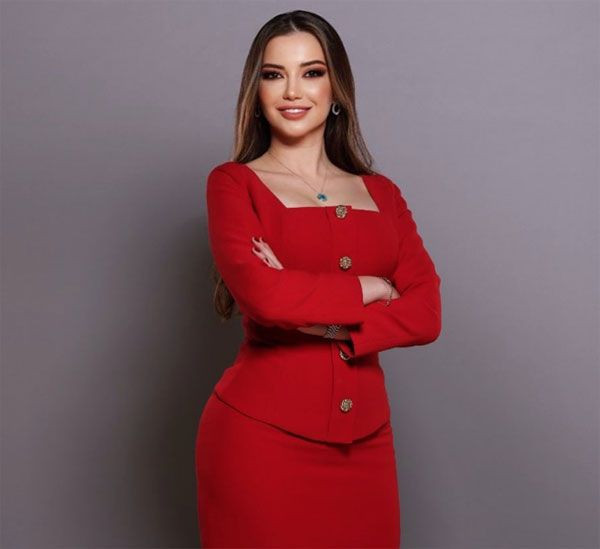 Esra Ezmeci sır gibi saklıyor! Esra Ezmeci'nin oğlunun babası olan eski eşi meğer bakın kimmiş - Resim: 1