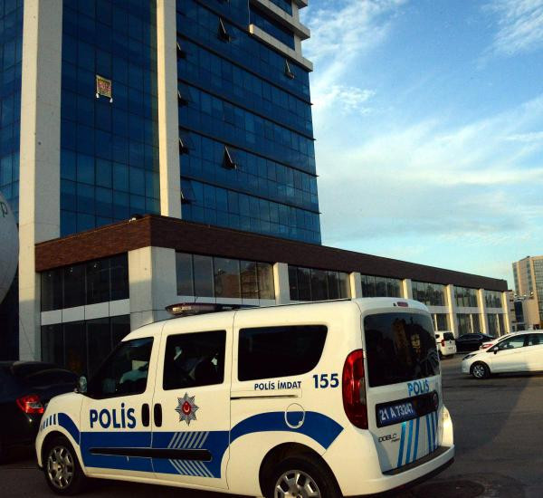 Müteahhitlik bürosunda silahlı saldırı! - Resim: 4