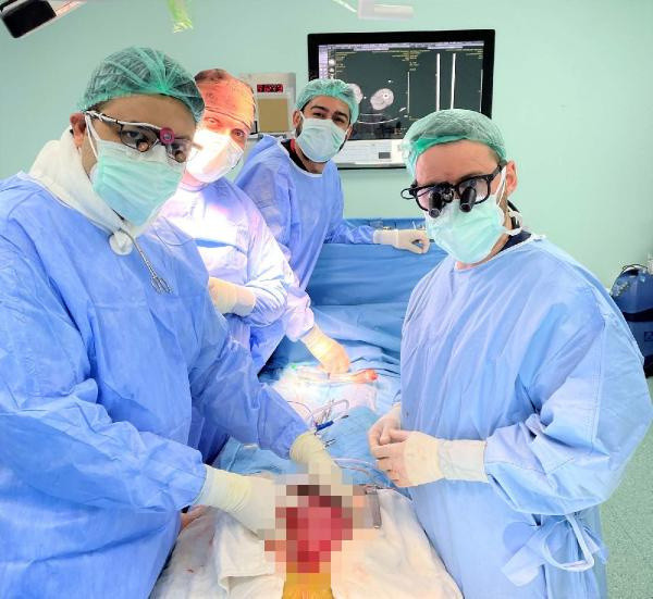 İstanbul'da doktorlar şok oldu literatüre girecek: Saatli bombayla yaşamış - Resim: 4