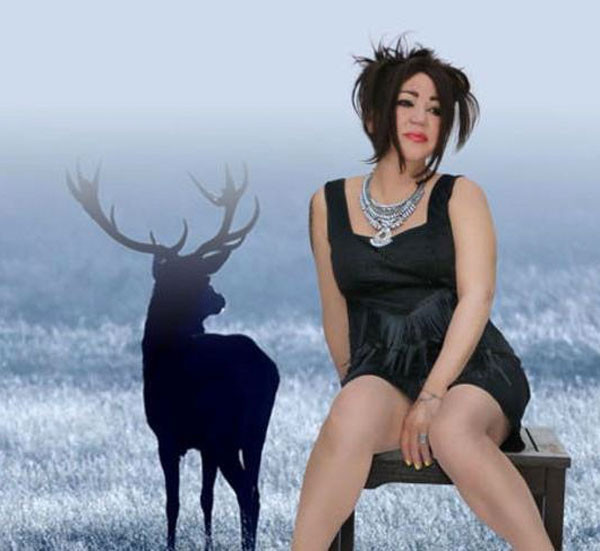 Nazal Öncel sütyenini gösterince olay oldu - Resim: 1