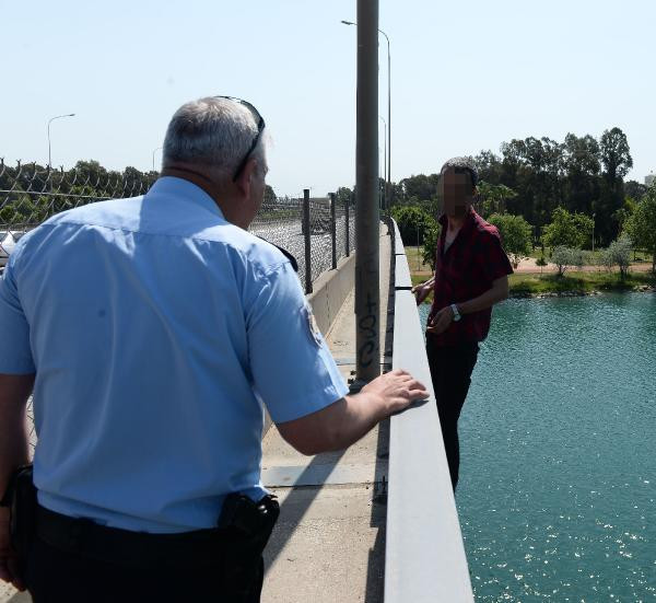 İşsiz baba bunalıma girip köprüye çıktı! Sözleri yürek yaktı... - Resim: 2