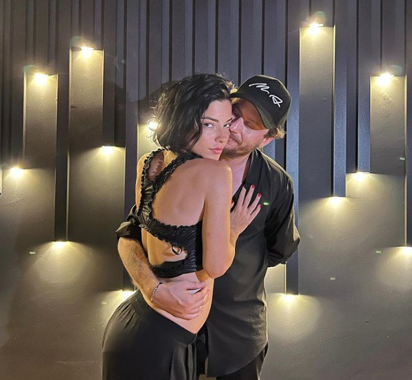 Merve Boluğur canlı yayında bekaret ile ilgili bomba açıklamalar yaptı! Nişanlısı utançtan yerin dibine girdi - Resim: 0