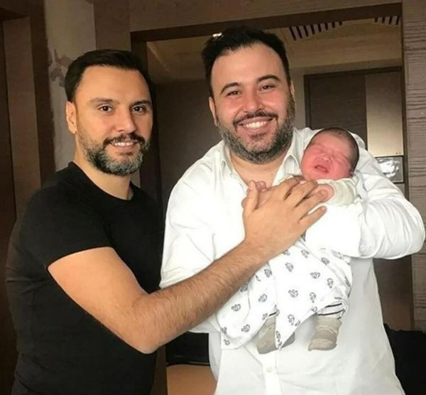 Demet Akalın Selçuk Tektaş'ın cenazesinde Alişan'ı yalnız bıraktı! Görüntülendiği yer pes dedirtti - Resim: 1