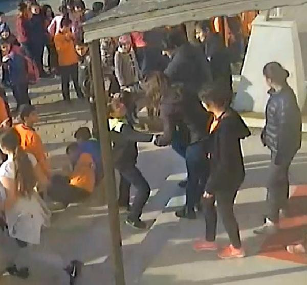 Okulda inanılmaz olay! 'Hişştt kız gel buraya' diye çağırdı ve... - Resim: 4