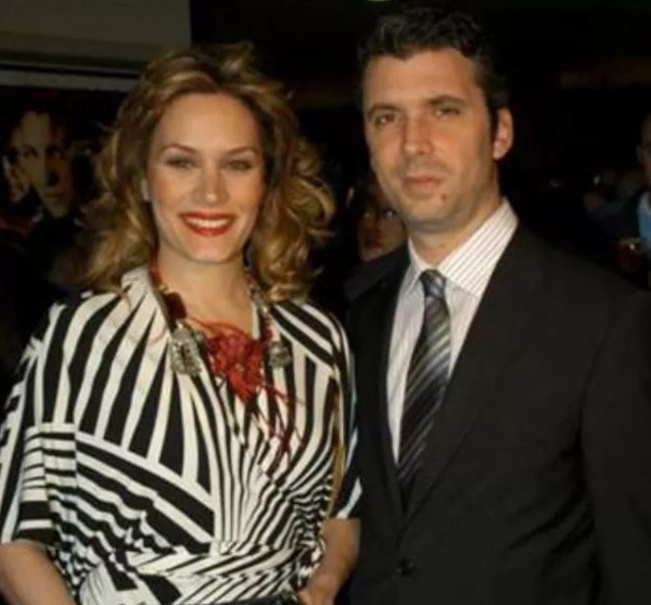 19 yıllık evlilik tek celsede bitti! Ebru Cündübeyoğlu ile Güçlü Mete boşandı - Resim: 0