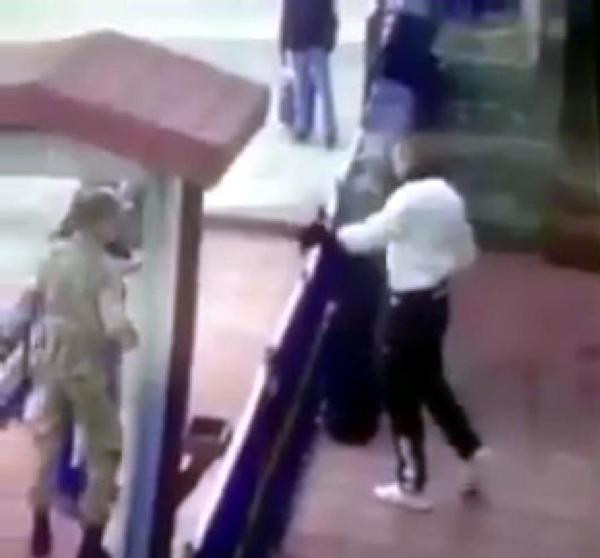 Yavru kediye işkence eden caninin askerliği yandı! - Resim: 1