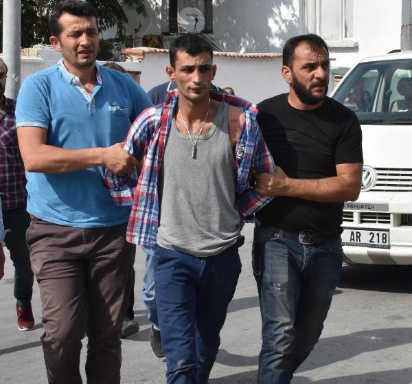 Kurye kılığıyla içeri girdi dehşet saçtı - Resim: 1