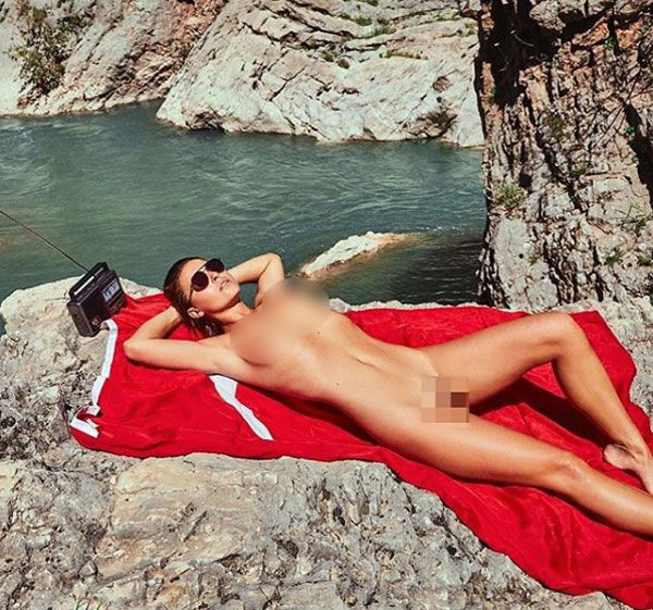 Ayasofya Müzesi'nde çıplak poz veren manken hakkında yakalama kararı - Resim: 3