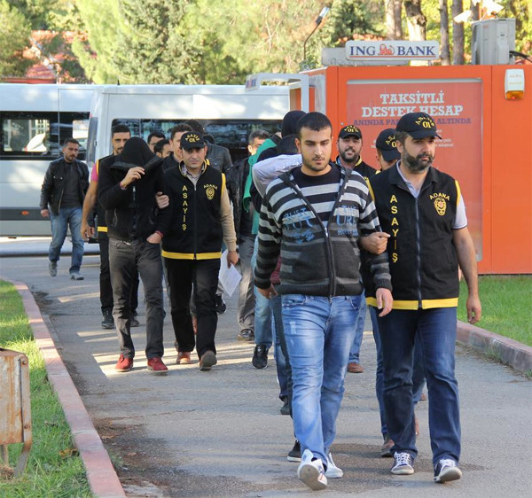 Bu partiye 46. kez kumar baskını yapıldı! - Resim: 4