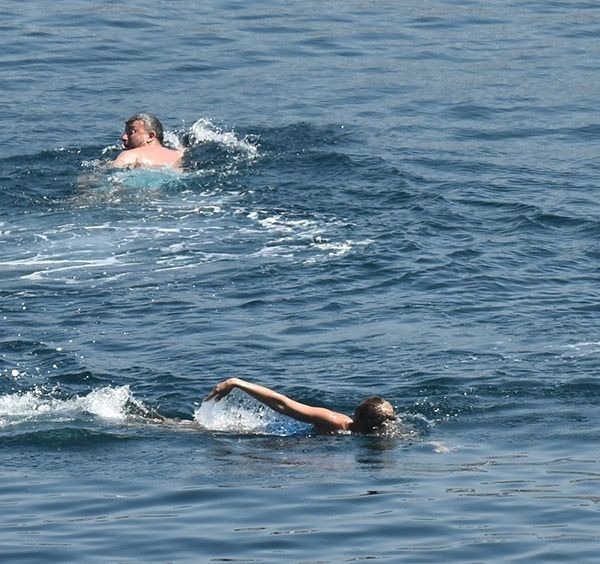 Selülitleri olay olunca dalga geçmişti! Gülben Ergen oğullarıyla yazın keyfini sürüyor - Resim: 3