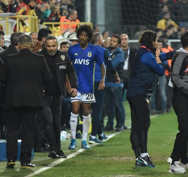 Fenerbahçe'nin haklı isyanına olay yorum: Liginiz de batsın VAR’ınızda - Resim: 4