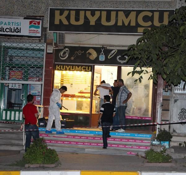 İstanbul'da kanlı baskın:2 ölü - Resim: 1