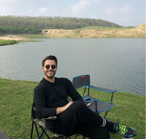 Hakan Sabancı sevgilisini arabaya almayı unutunca sosyal medyada olay oldu - Resim: 1